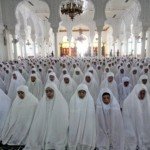 islamwomenpray1.jpg